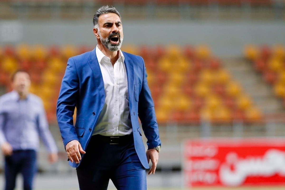 مربی جنجالی استقلال راهی لیگ یک شد