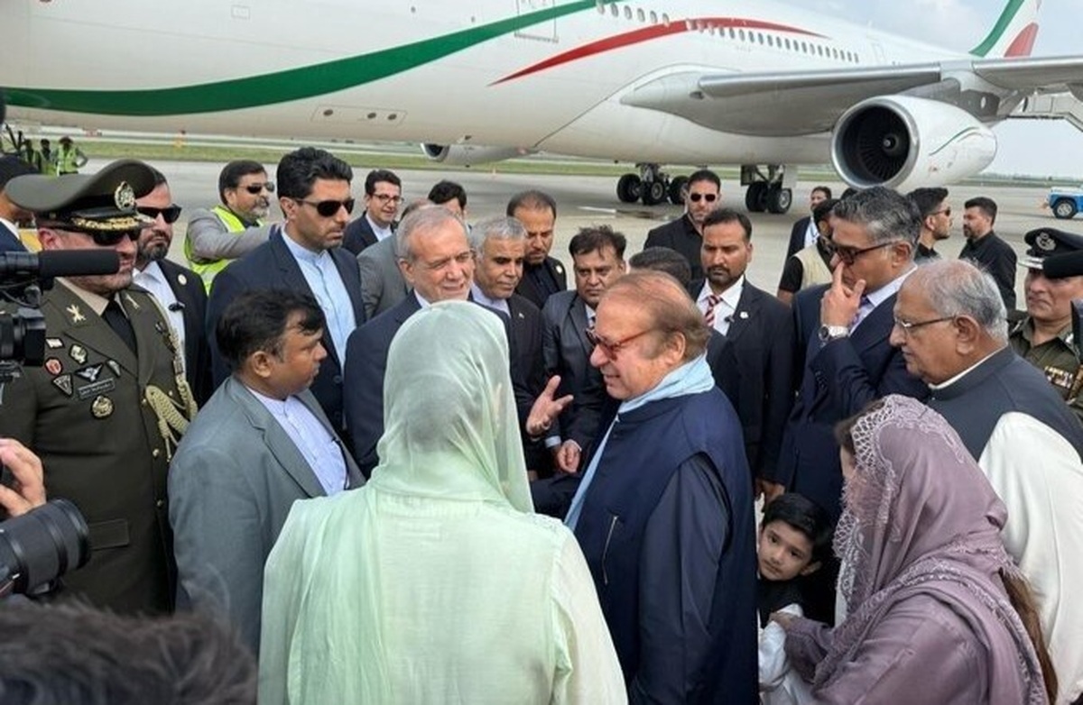 پزشکیان وارد اسلام آباد شد