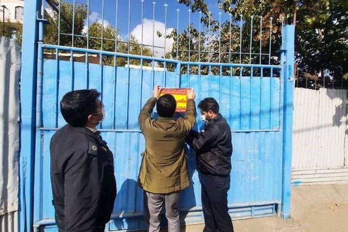 پلمب بیش از ۱۵۵۰ واحد صنفی متخلف در مشهد در راستای اجرای ماده ۵۵ قانون شهرداری‌ها