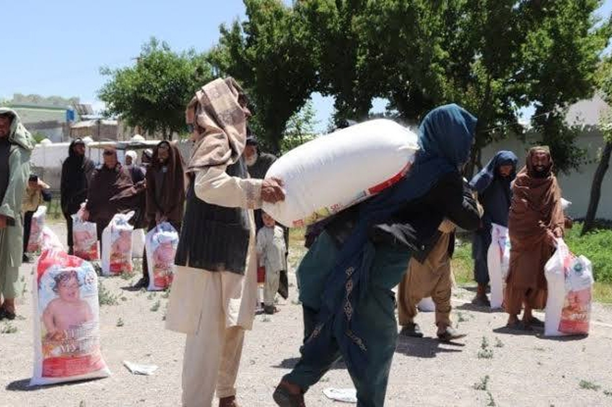 برنامه جهانی غذا هشدار داده است که بحران گرسنگی در افغانستان در حال تشدید است و برای تأمین نیاز‌های اولیه نیازمندان تا شش ماه آینده، به ۵۳۹ میلیون دلار کمک مالی فوری نیاز دارد. این نهاد می‌گوید: بیش‌ترین آسیب متوجه زنان، کودکان و بازگشت‌کنندگان است.