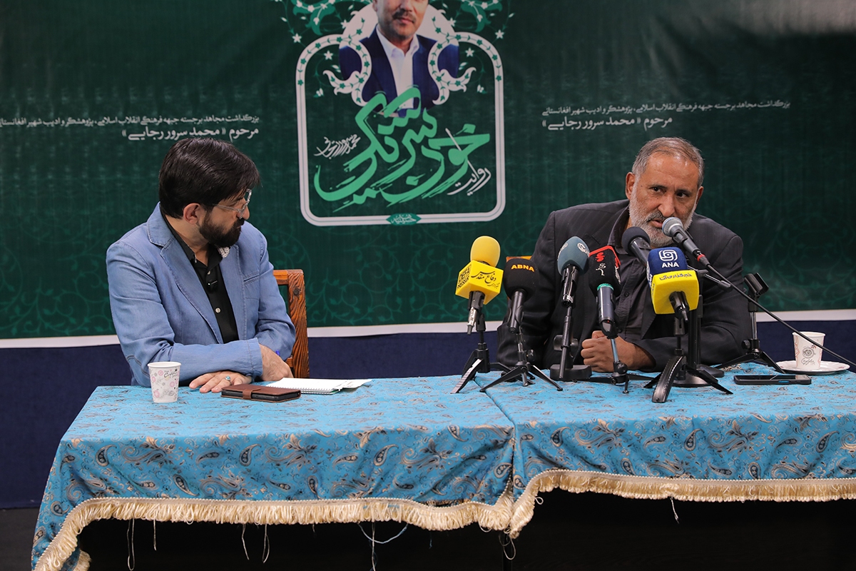 دبیر شورای عالی انقلاب فرهنگی: دشمن در تلاش برای ایجاد تصویر منفی بین ایرانی‌ها و افغانستانی‌ها است