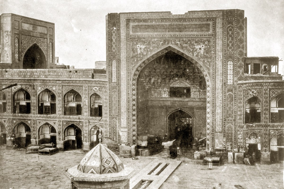 نگاهی به تاریخچه ایوان «تلگراف خانه» و کاشی های آن