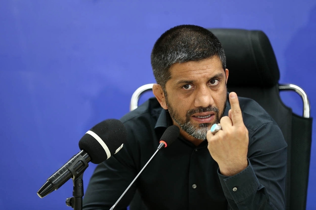 رئیس فدراسیون کشتی: پول سپاهان و ذوب‌آهن را دولت می‌دهد که شرعی نیست! | باشگاه حرفه‌ای یعنی تراکتور! + فیلم