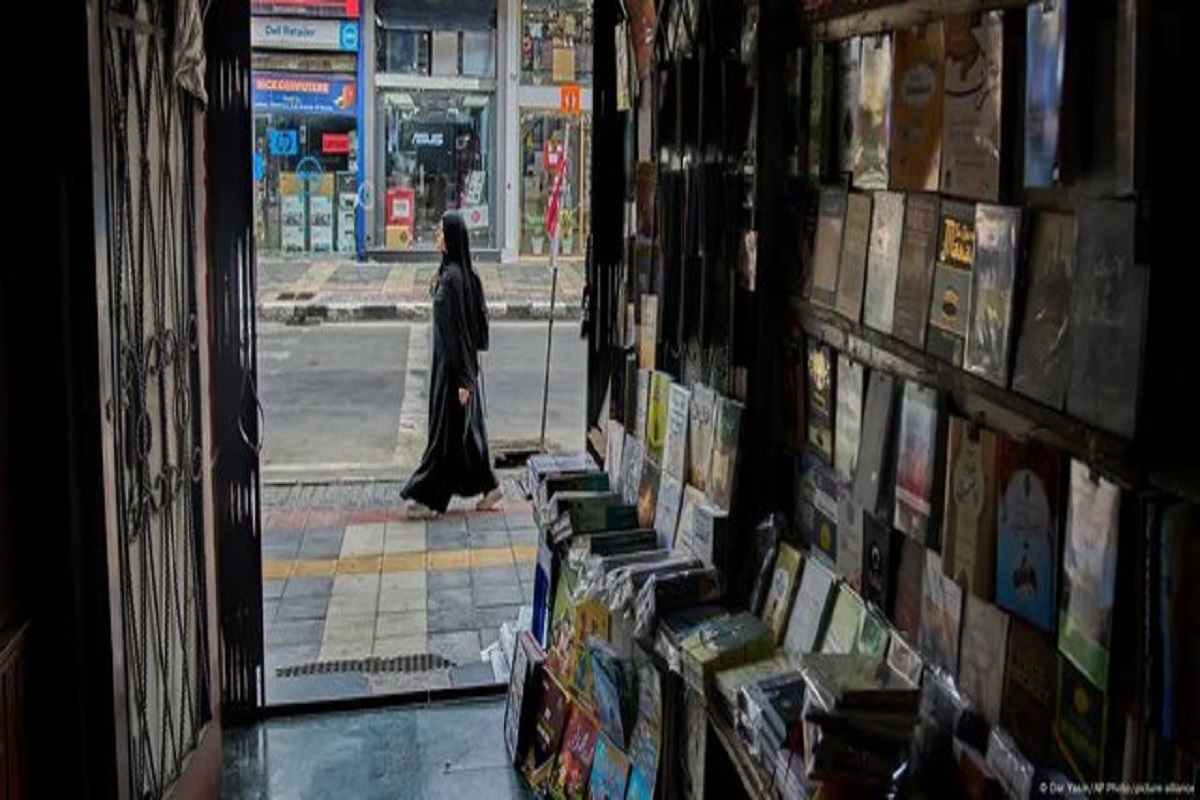 ماجرای حمله پلیس به کتاب‌فروشی‌ها در هند
