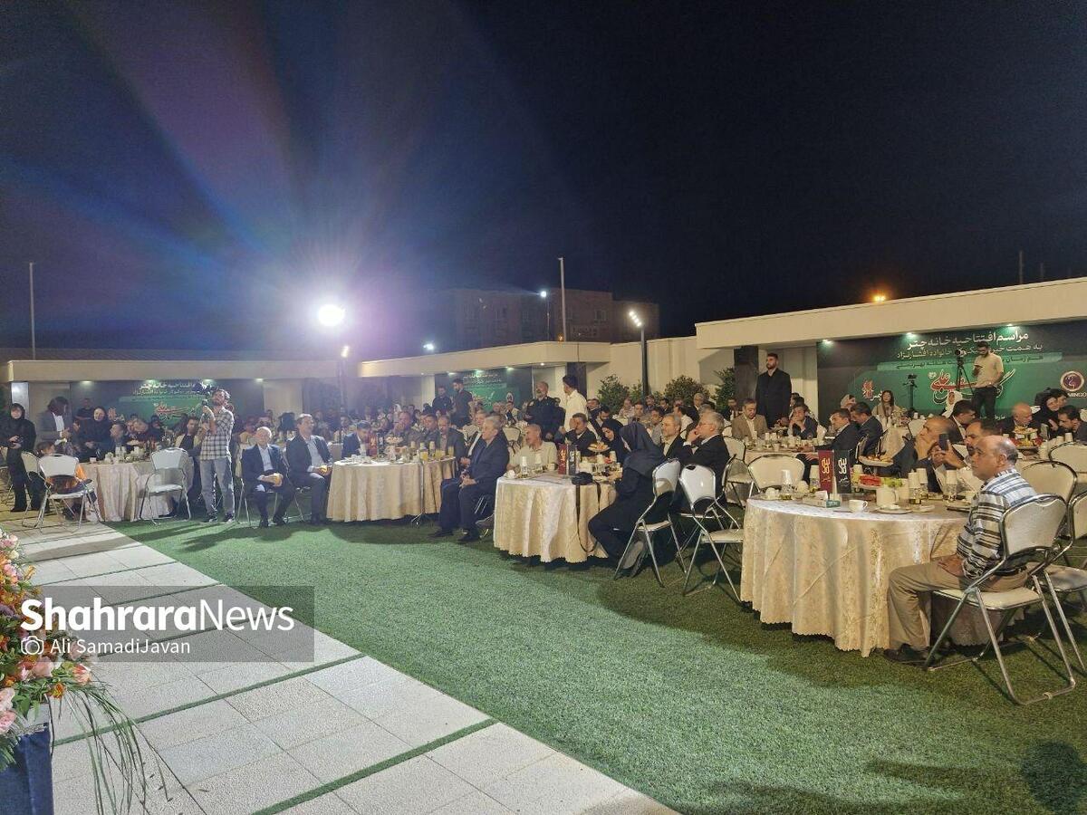 آیین افتتاحیه خانه چتر ویژه کودکان بی‌سرپرست با حضور مقامات استانی و کشوری در مشهد برگزار شد.