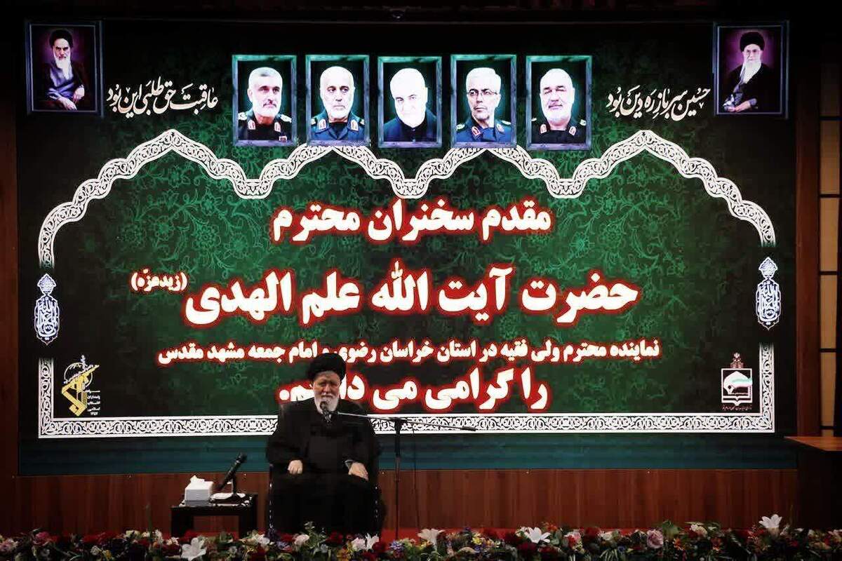 آیت‌الله علم‌الهدی در دیدار با اساتید حوزه علمیه قم: پویاسازی دین و موقعیت شناسی، کلید مواجهه با چالش‌های نوین است