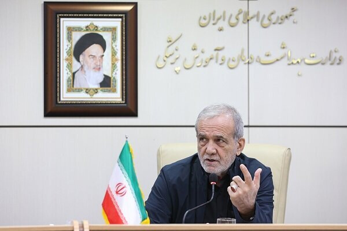 رئیس جمهور: پزشکان از قالب‌های محدود خارج شوند