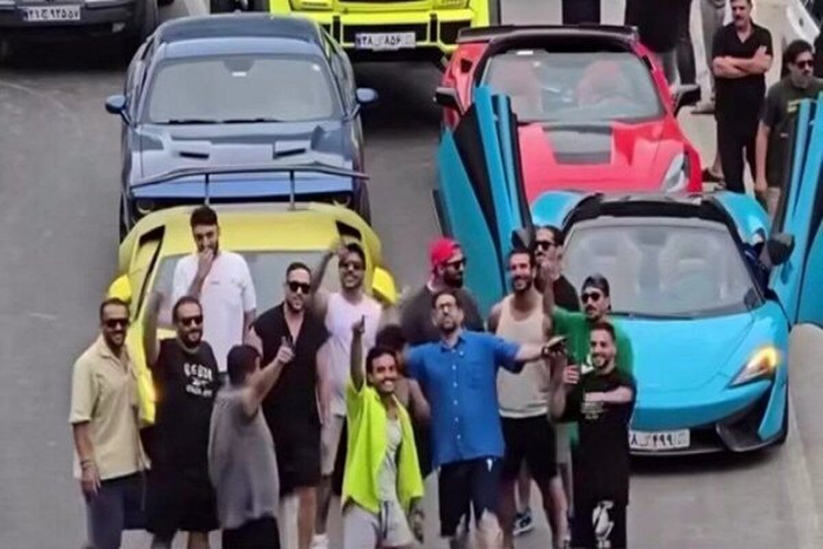 ماجرای بسته‌شدن جاده فیروزکوه توسط چند خودروی لاکچری (۲۲ مرداد ۱۴۰۴) + فیلم