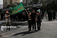 راهپیمایی جاماندگان اربعین در شام اربعین حسینی به سوی حرم مطهر رضوی ادامه دارد + فیلم