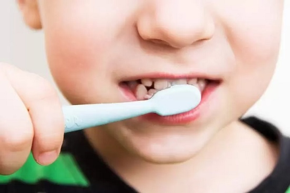 تکنیک صحیح مسواک زدن برای کودکان