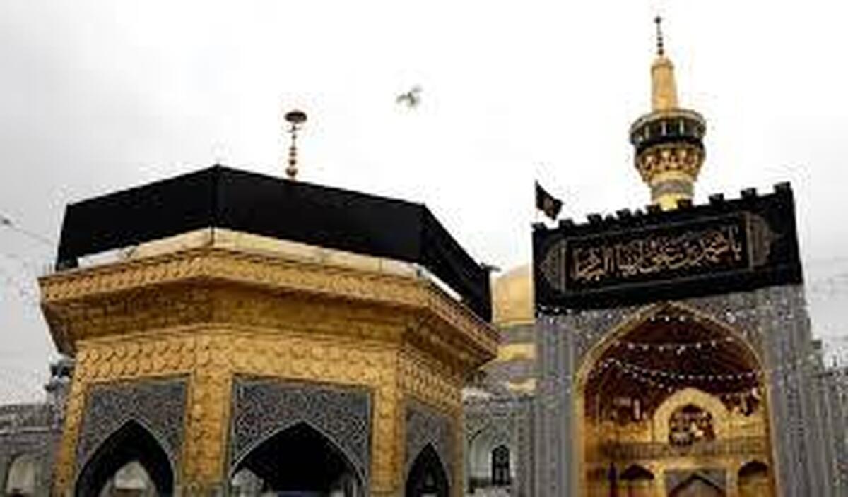حرم امام رضا(ع) در سوگ دهه آخر صفر سیاه‌پوش شد | طنین اشعار آیینی و القاب رضوی بر ایوان‌ها و صحن‌ها
