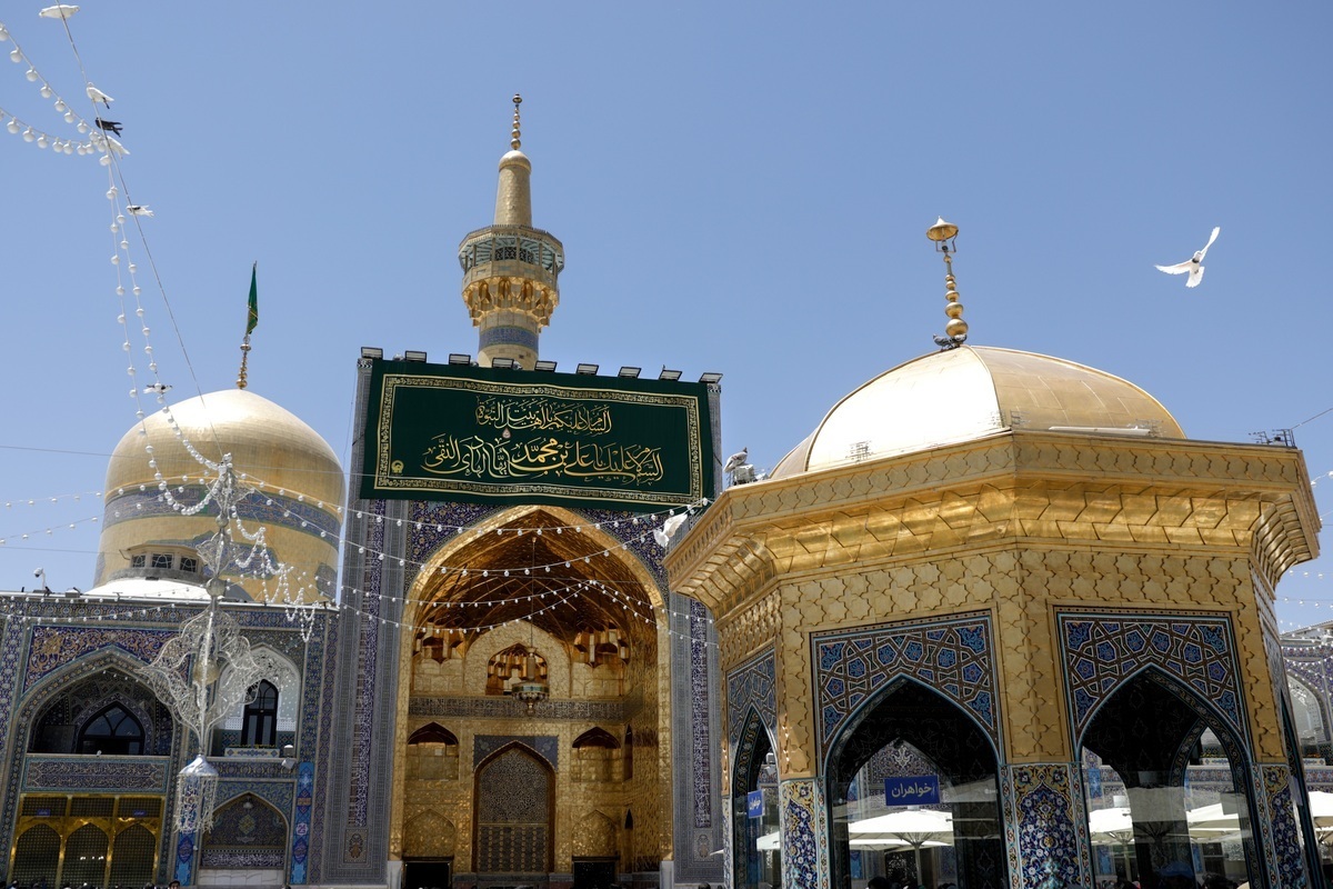 مددجویان آسایشگاه شهید فیاض‌بخش مشهد میهمان آستان مقدس امام رضا(ع) شدند