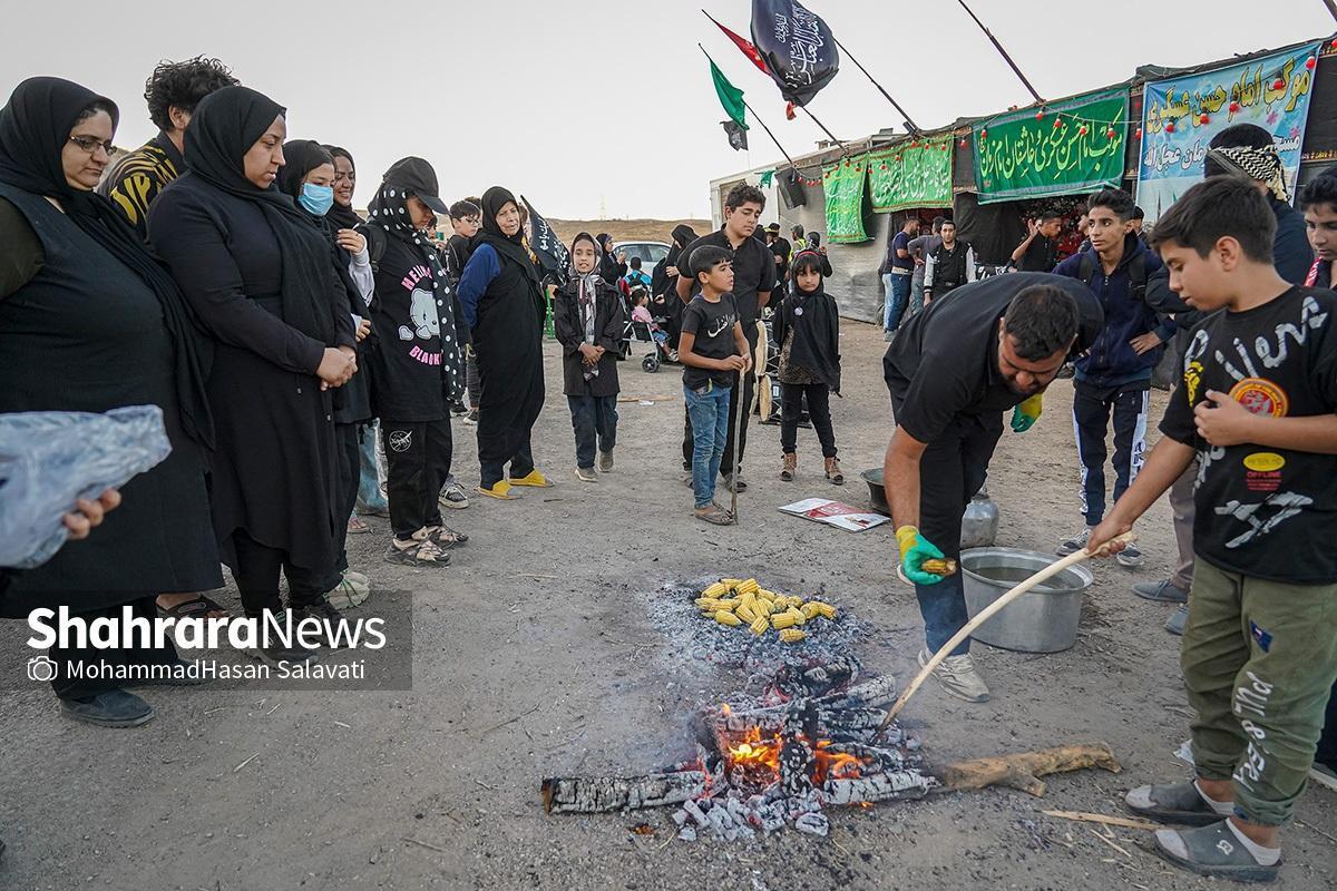 مجموعه‌های مردمی در تدارک پذیرایی از زائران دهه آخر ماه صفر ۱۴۰۴ مشهد + فیلم