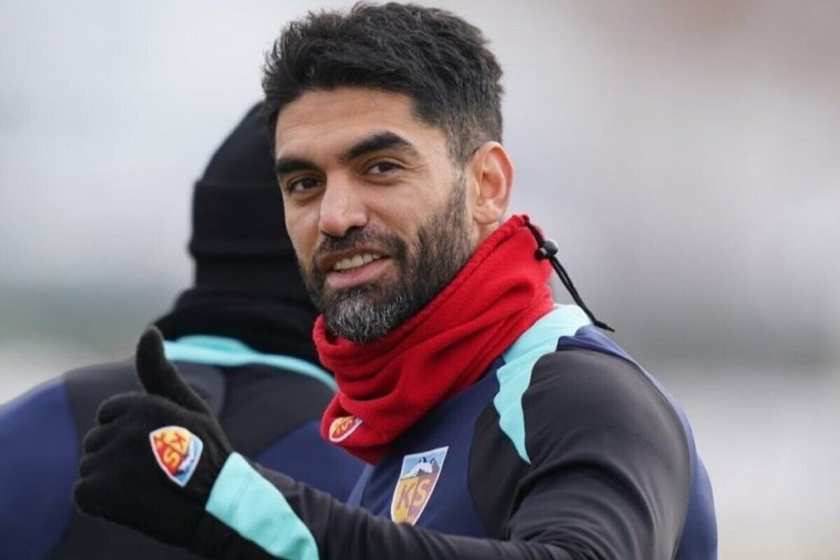 علی کریمی چند میلیارد برای استقلال آب خورد؟| بازگشت هنگفت!