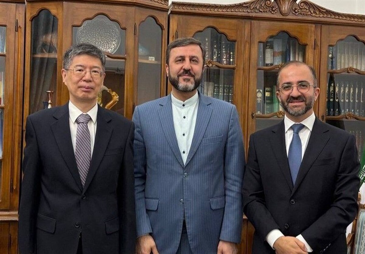دیپلمات‌های ارشد چین و روسیه در تهران طی دیدار با معاون عراقچی مخالفت خود را با بازگرداندن قطعنامه‌های شورای امنیت اعلام کردند.