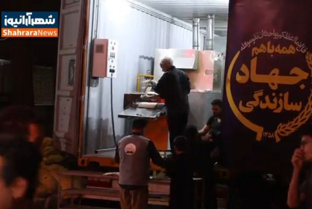 موکب شهدای جهاد سازندگی در مشهد، با تلاش گروه‌های جهادی و مردمی، در دهه آخر صفر میزبان زائران امام رضا(ع)  است. این موکب با ارائه خدمات اسکان در بیش از ۴۰۰ خانه، پخت روزانه حداقل ۵۰ هزار نان، و برنامه‌هایی مانند موکب کودک و پذیرایی، به صورت ۲۴ ساعته فعال است.