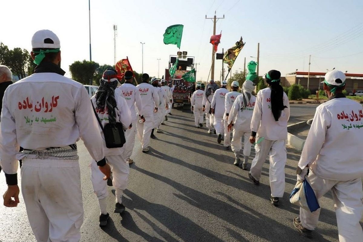 کاروان پیاده روی مشهد به کربلا پس از ۵۸ روز پیاده‌روی از طریق گذرگاه مرزی شلمچه به بصره رسید و مسیر خود را به سمت شهر مقدس کربلا برای شرکت در زیارت اربعین ادامه می‌دهند.