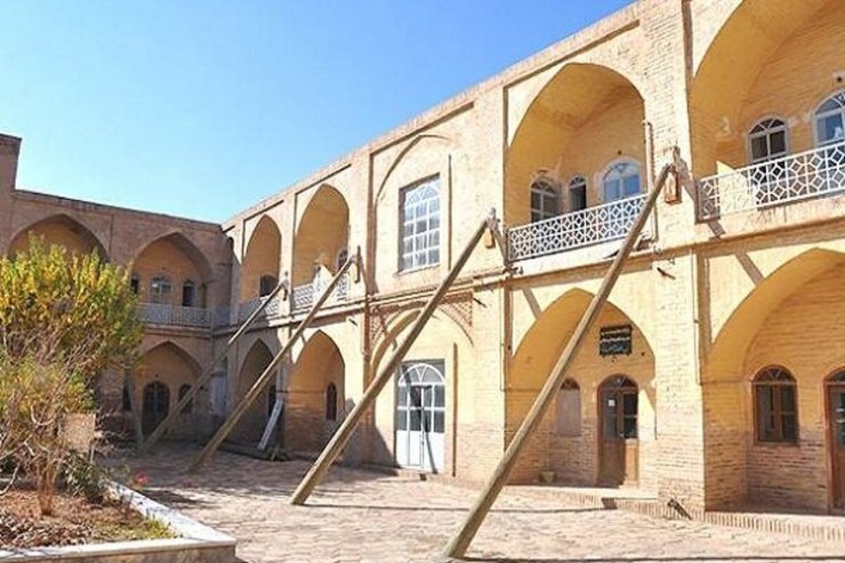 مرمت قدیمی‌ترین مدرسه تاریخی کاشمر از ابتدای مرداد ۱۴۰۴