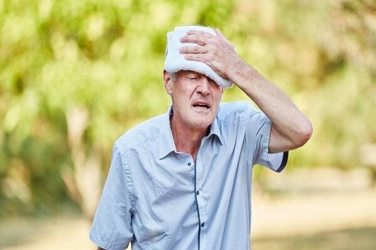 به فرد گرمازده آب‌قند و شربت ندهید
