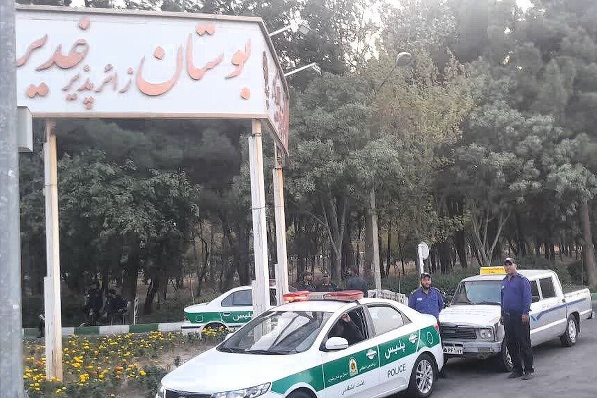 فعالیت بیش از ۳۰۰ نیروی رفع سد معبر شهرداری مشهد برای برقراری نظم و امنیت معابر شهری در دهه پایانی صفر 