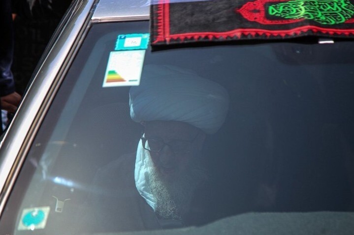 آیت‌الله وحید خراسانی در دسته عزاداری حضور پیدا کرد + عکس