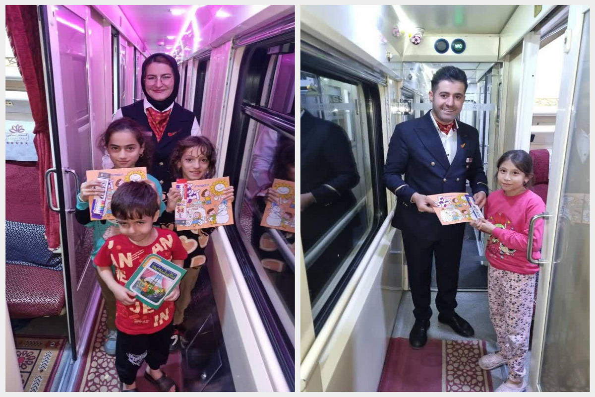 اهدای کتاب به زائران، ارمغان جدید زیارت رضوی