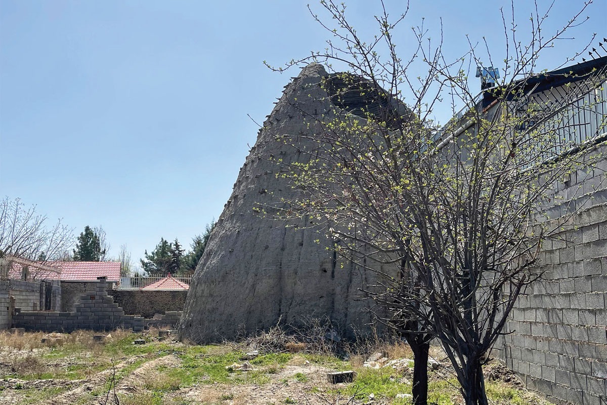 گذری بر سرگذشت یخدان روستای «چهاربرج» به مناسبت سالروز ثبت‌ملی شدنش | موقوفه «نجدالسلطنه» در دیار شاهنامه