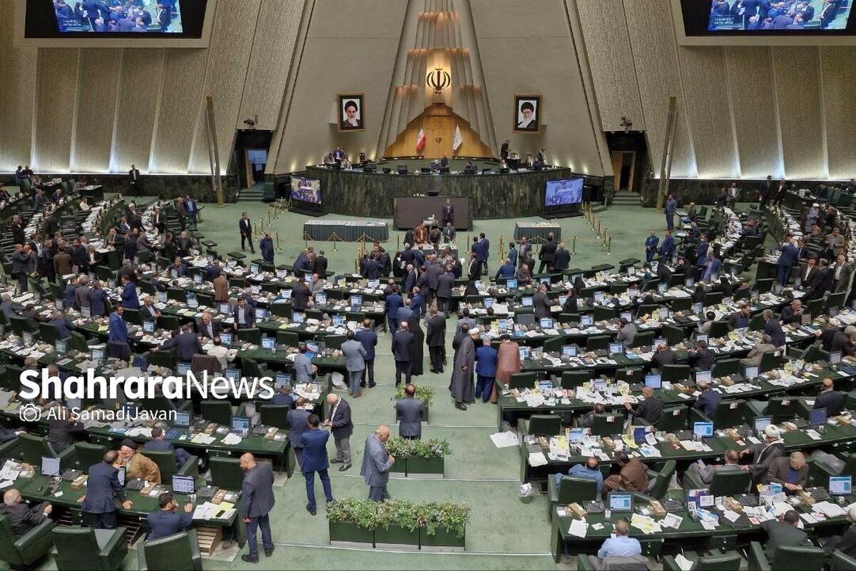 عضو کمیسیون امنیت ملی مجلس برای خروج آمریکا از منطقه پیشنهاد داد