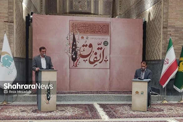 شب شعر «اتفاق» با حضور جمعی از شاعران شیعه و اهل سنت در حرم مطهر رضوی برگزار شد + فیلم
