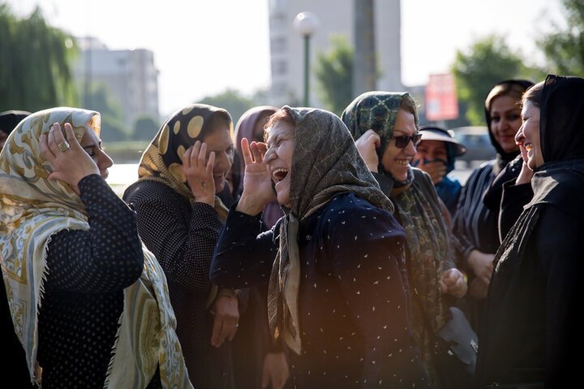 چگونه در زندگی امروز شادی واقعی را تجربه کنیم؟