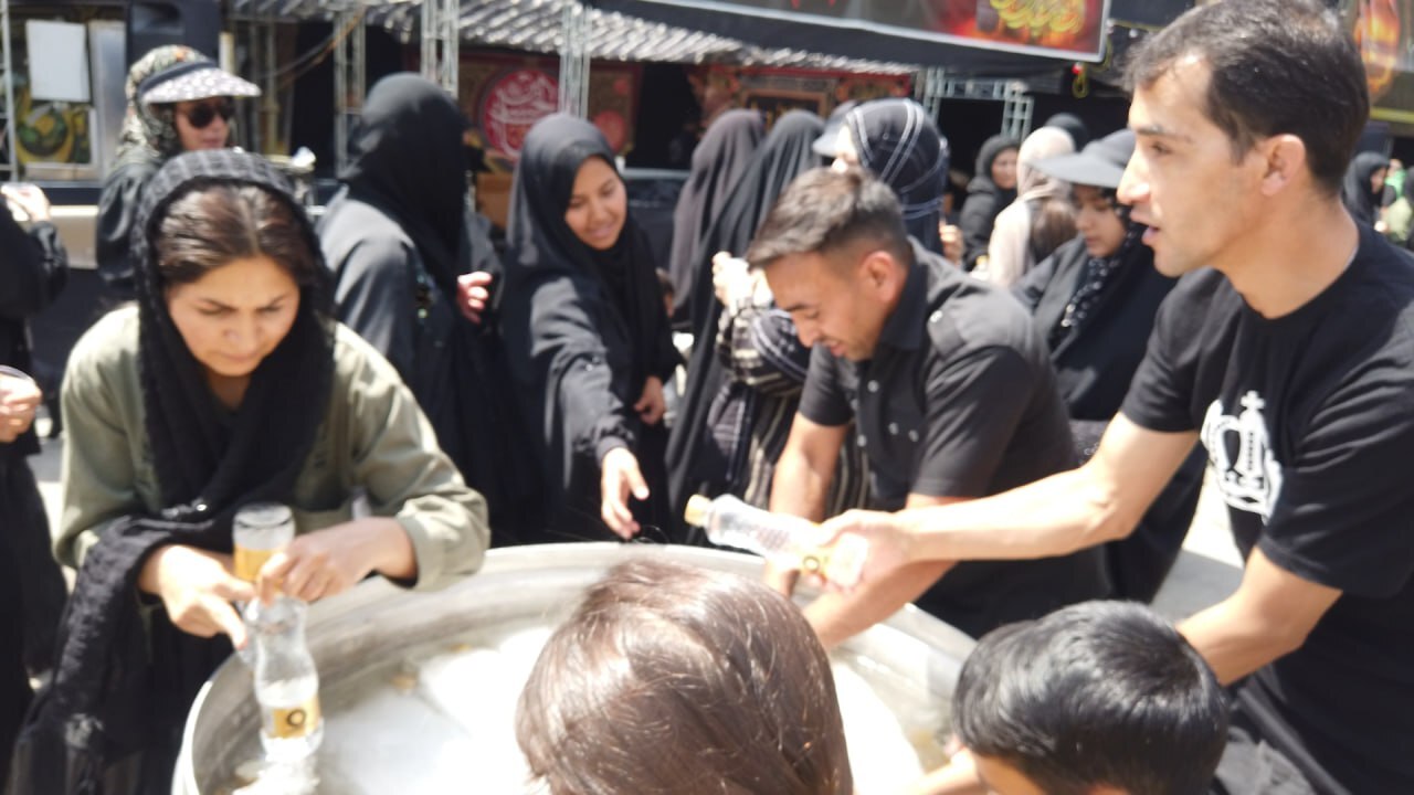 مشارکت بانک شهر با اجرای طرح «سقای شهر» در ایستگاه استقبال از زائر شهید محمدزاده شهرداری منطقه هفت مشهد مقدس
