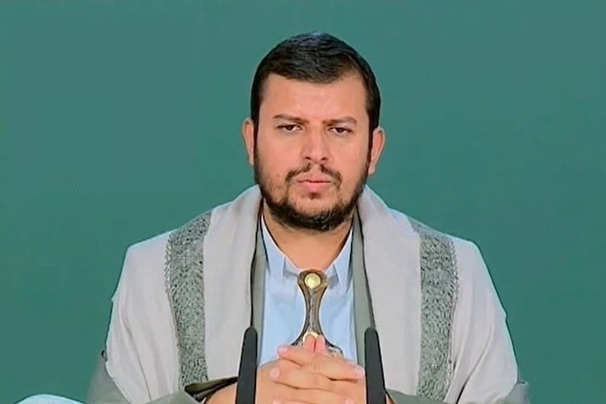 رهبر جنبش انصار الله یمن با انتقاد از مواضع ضعیف کشورهای حاشیه خلیج فارس درباره حمله رژیم صهیونیستی به قطر تأکید کرد: تجاوز به قطر، نقض حرمت تمامی کشورهای حوزه خلیج فارس به شمار می‌آید، اما موضع برخی از این کشورها در واکنش به این تجاوز، حتی به حداقل اقدام یعنی قطع روابط دیپلماتیک با رژیم صهیونیستی نرسید.