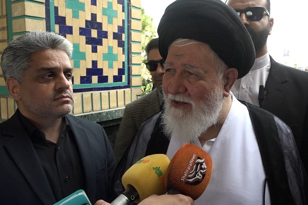آیت‌الله علم‌الهدی: آتش‌نشانی که در دل حادثه جان خود را از دست می‌دهد، یک قهرمان شهید است