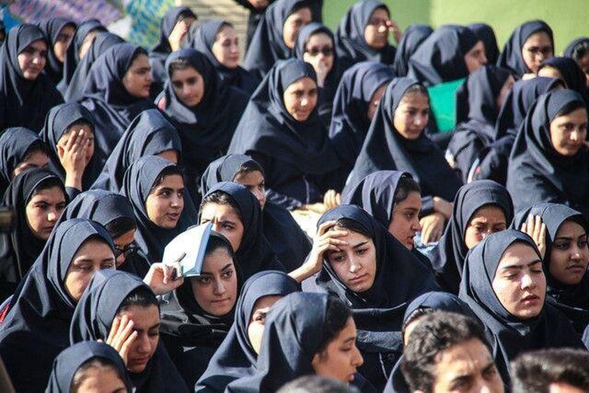 ضرورت ارائه آموزش بهداشت بلوغ به دختران نوجوان