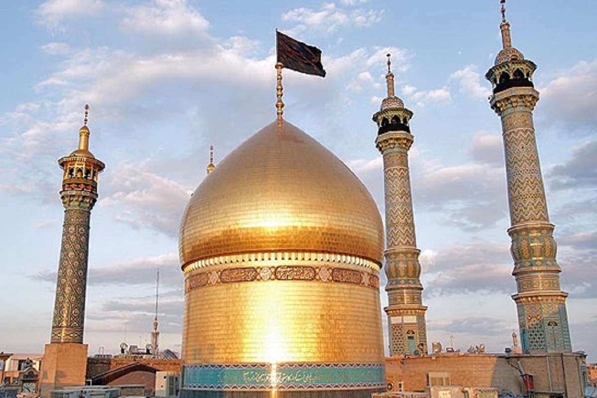 خطبه‌خوانی خادمان حرم فاطمی در آستانه ۲۳ ربیع‌الاول + فیلم
