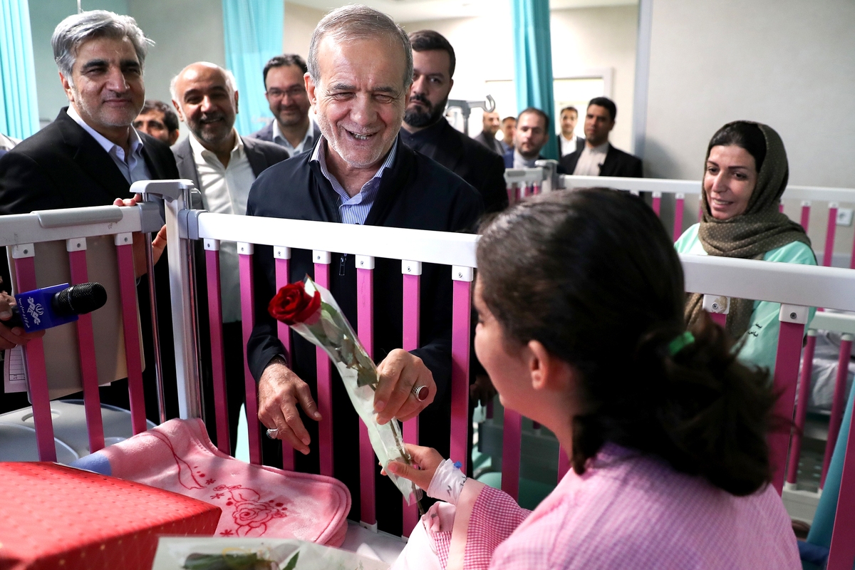 پزشکیان مرکز درمانی شهید فیاض بخش تهران را افتتاح کرد (۲۵ شهریور ۱۴۰۴)