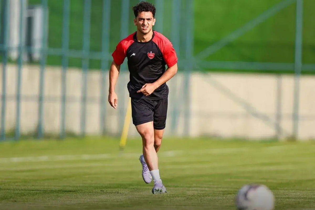 فخریان روی پوستر پرسپولیس + عکس