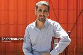 شاعر «جلز با کل سطح ممکن پوست»: زبان، تنها شاخصه ماندگاری شعر است