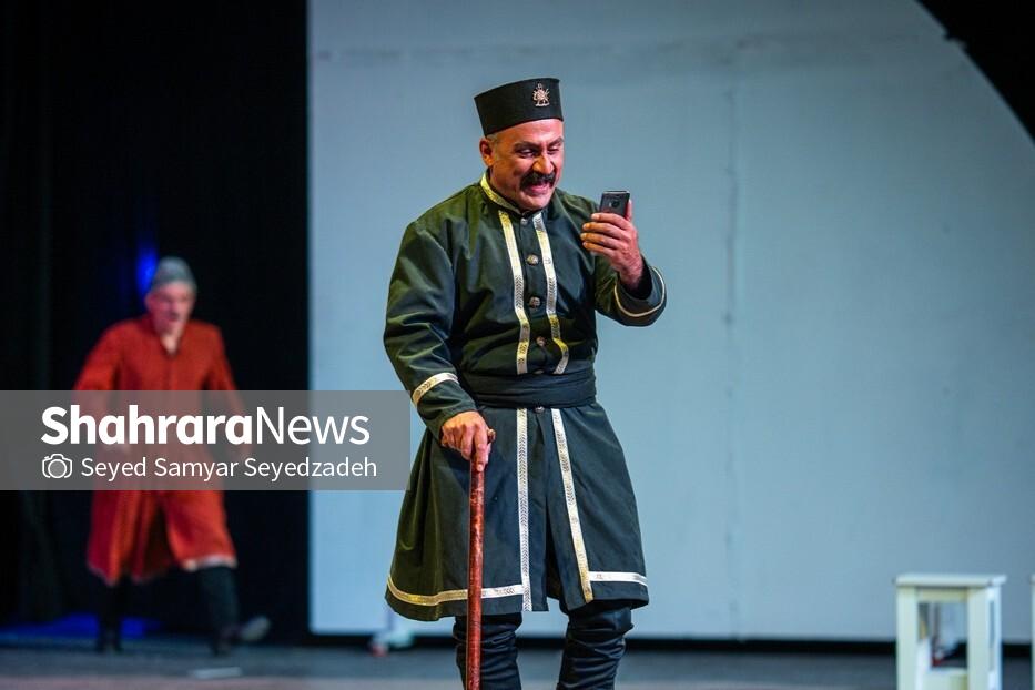 تماشای زندگی روزمره در آینه طنز | نگاهی به نمایش «طبیب اجباری» در سالن تئاتر شهر مشهد ||
