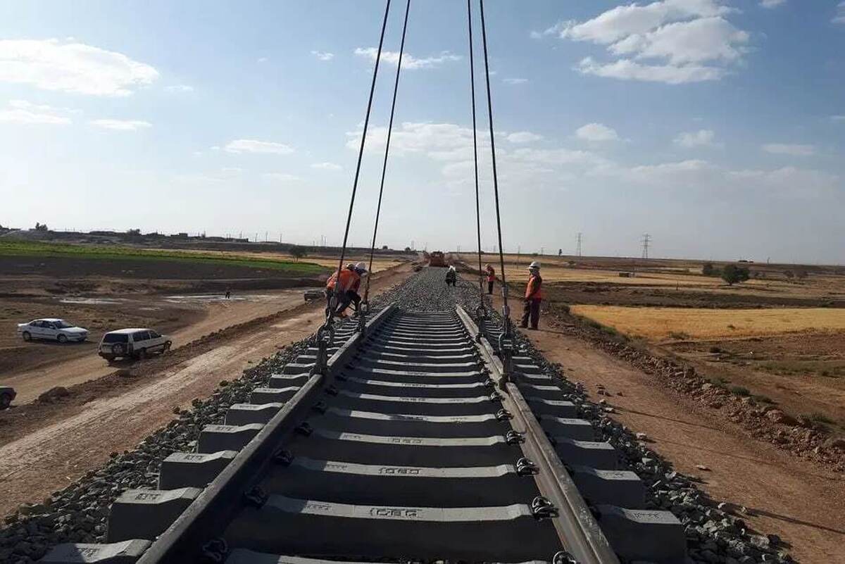 خط ریلی مشهد به دوغارون باید در اولویت وزارت راه قرار گیرد