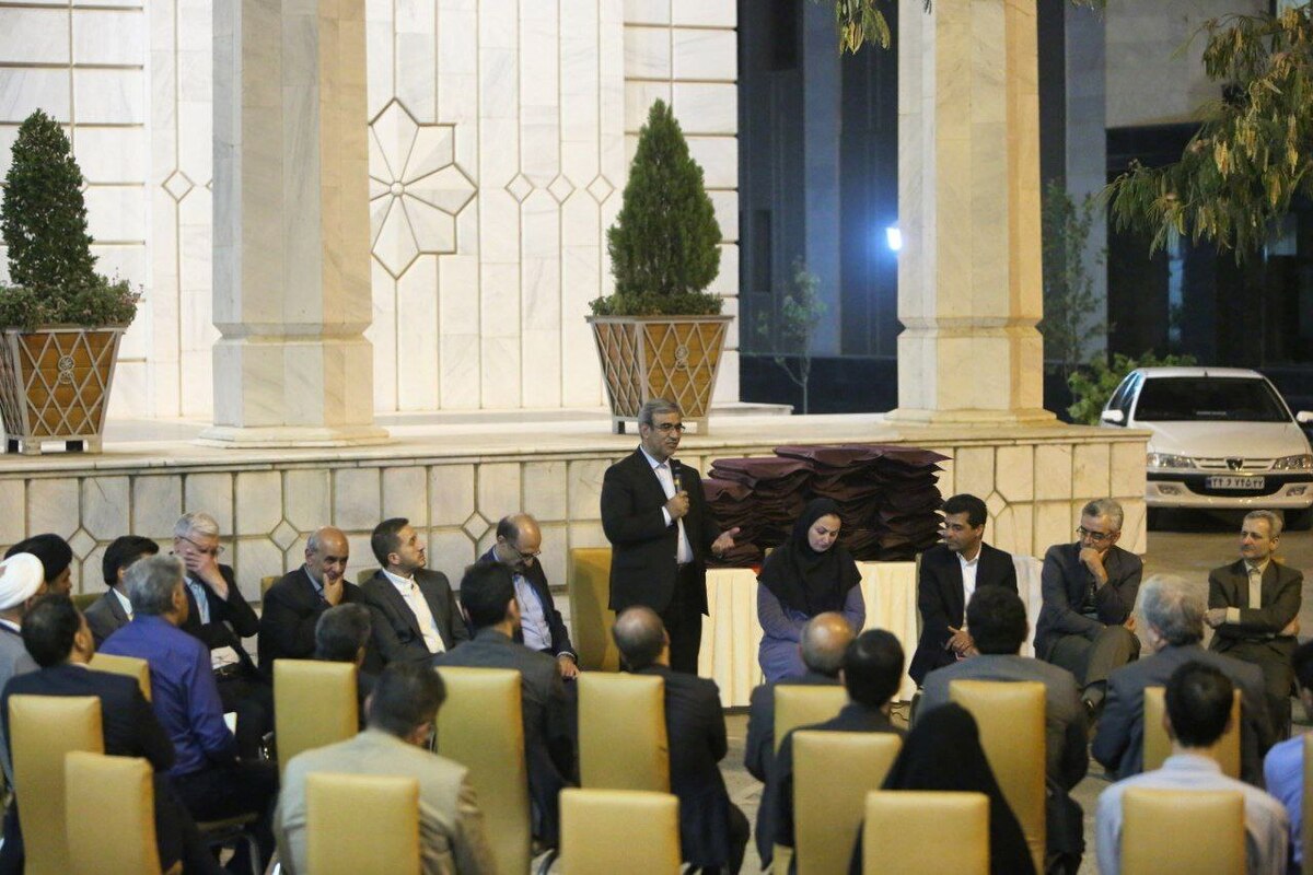 استاندار خراسان رضوی در جمع شاعران: تقویت پیوند‌های فرهنگی بیشتر از دیوارکشی مرزی امنیت‌ساز است