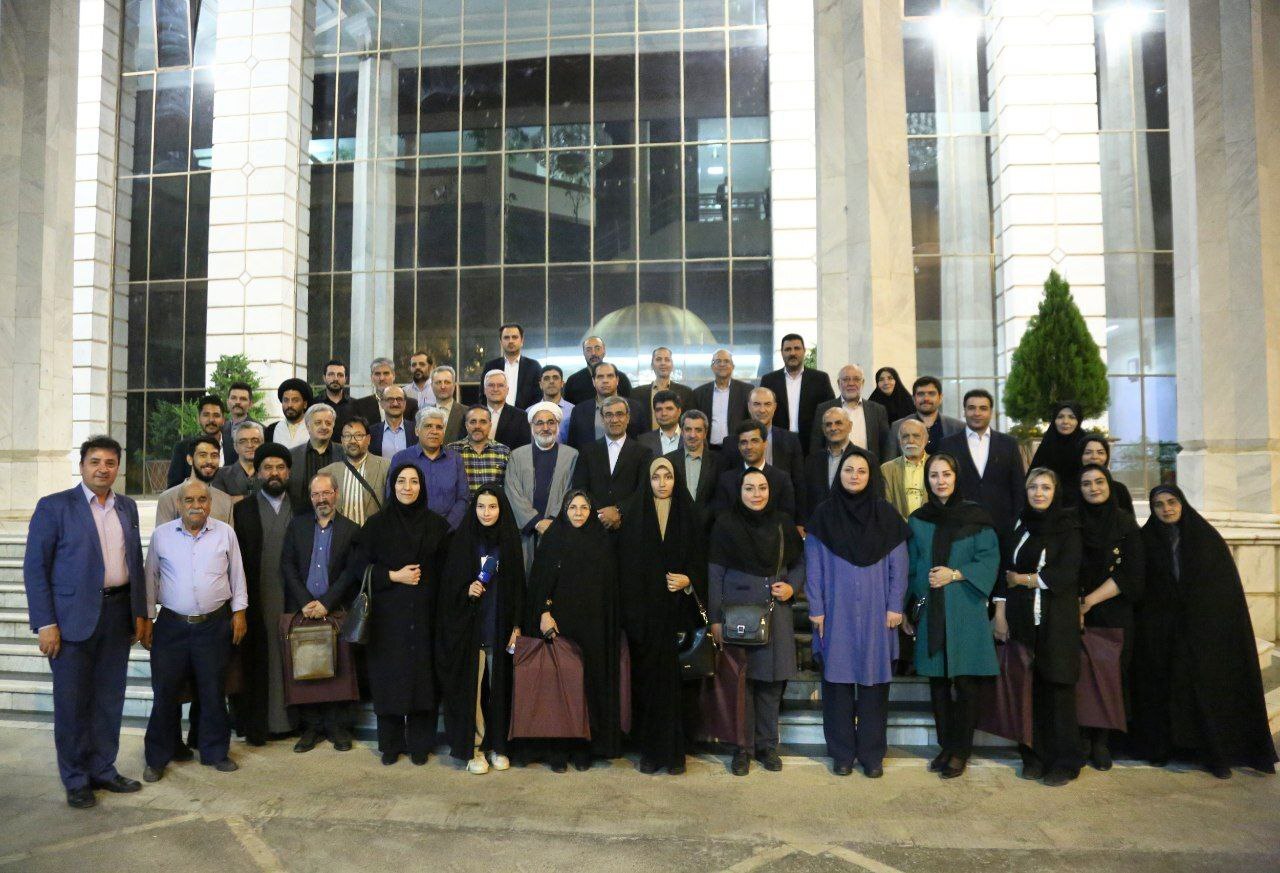 استاندار خراسان رضوی در جمع شاعران:  تقویت پیوند‌های فرهنگی بیشتر از دیوارکشی مرزی امنیت‌ساز است