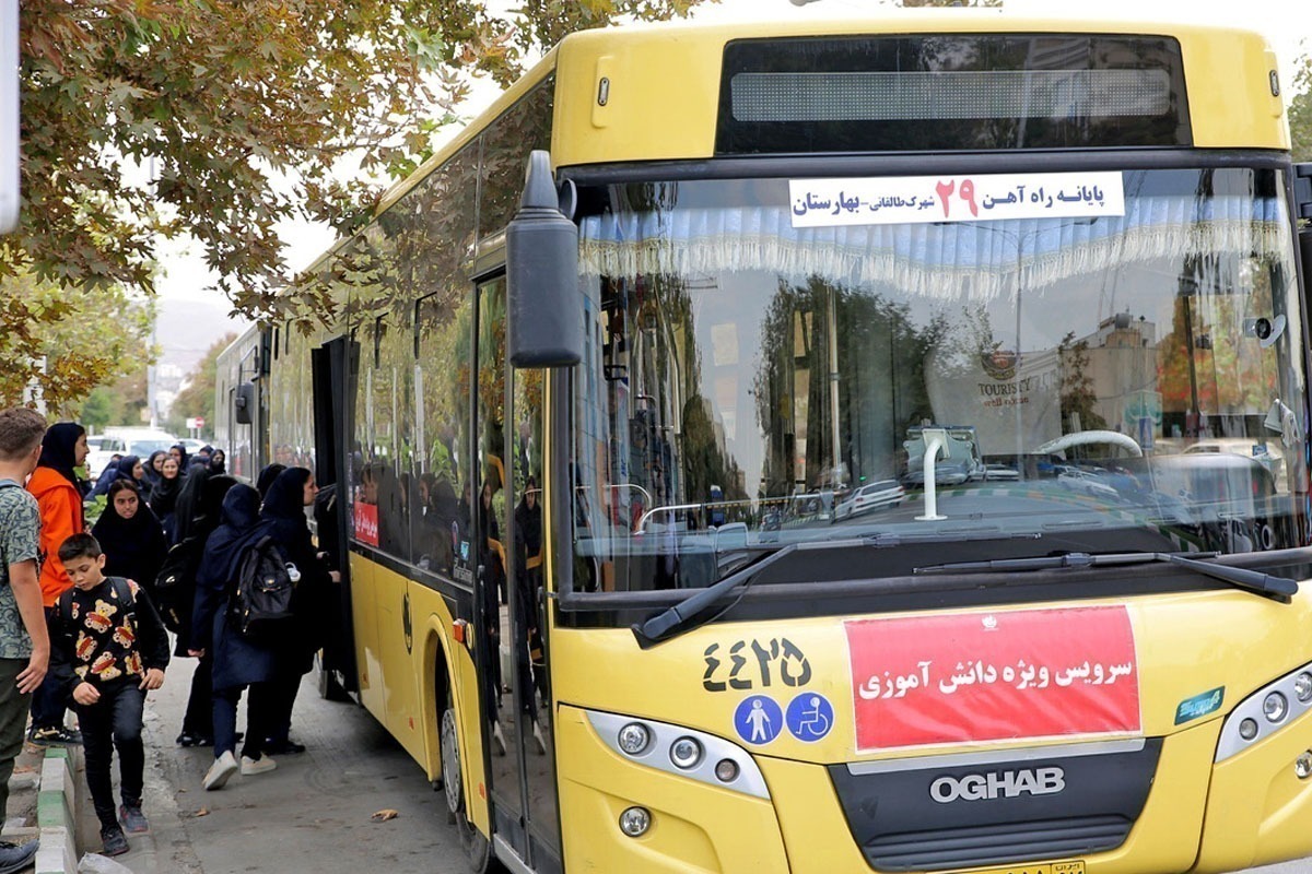 سرویس‌دهی ویژه اتوبوس‌رانی مشهد به دانش‌آموزان دختر، هم‌زمان با شروع سال تحصیلی | ۳۵ دستگاه اتوبوس جدید در راه مشهد است