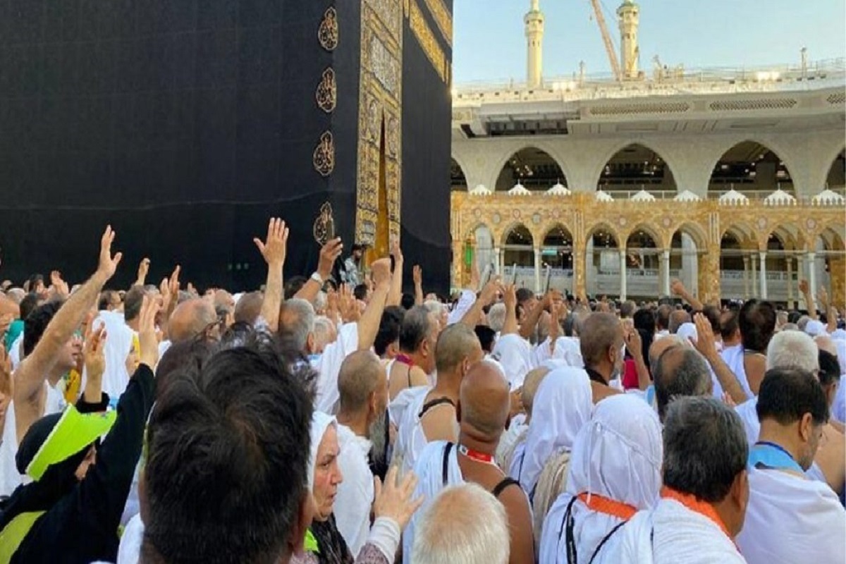 ثبت نام عمره ۱۵۰۰ نفر بدون تهیه فیش و خارج از نوبت