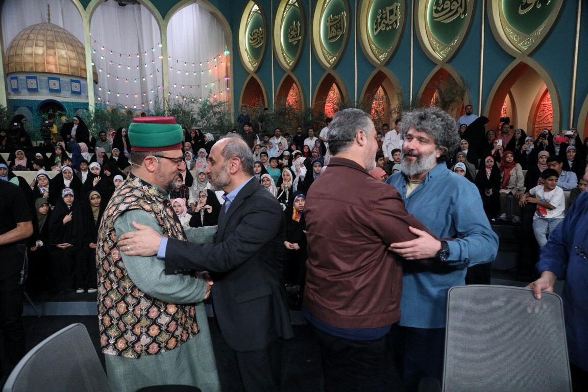 گزارش تصویری | بازدید پیمان جبلی از پشت صحنه «محفل ستاره‌ها»