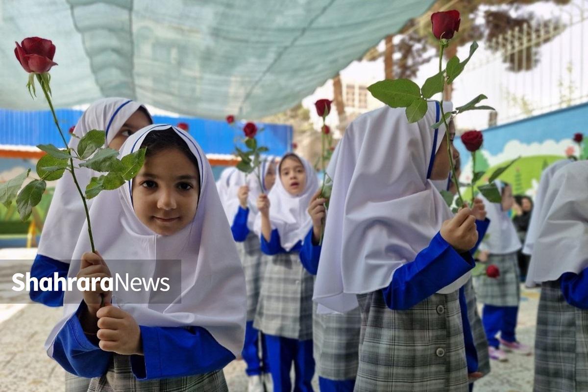 «جشن شکوفه‌ها» آغاز فصل دانایی کلاس‌اولی‌ها | روایت شهرآرانیوز از حال‌وهوای نخستین ورود کلاس‌اولی‌ها به مدرسه + فیلم