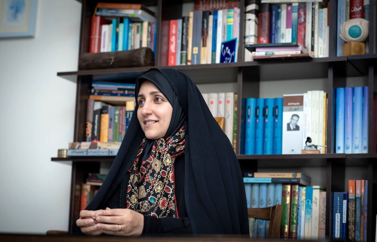 انتصاب بیش از ۲۷۰۰ مدیر زن در سطوح مختلف دولت چهاردهم
