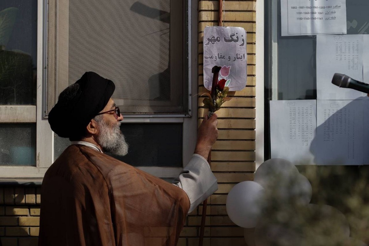 با حضور رئیس سازمان کتابخانه‌ها، موزه‌ها و مرکز اسناد آستان قدس رضوی، زنگ بازگشایی مدارس در قالب «زنگ کتاب مهر» در دبیرستان دخترانه فرهیختگان مشهد، نواخته شد.
