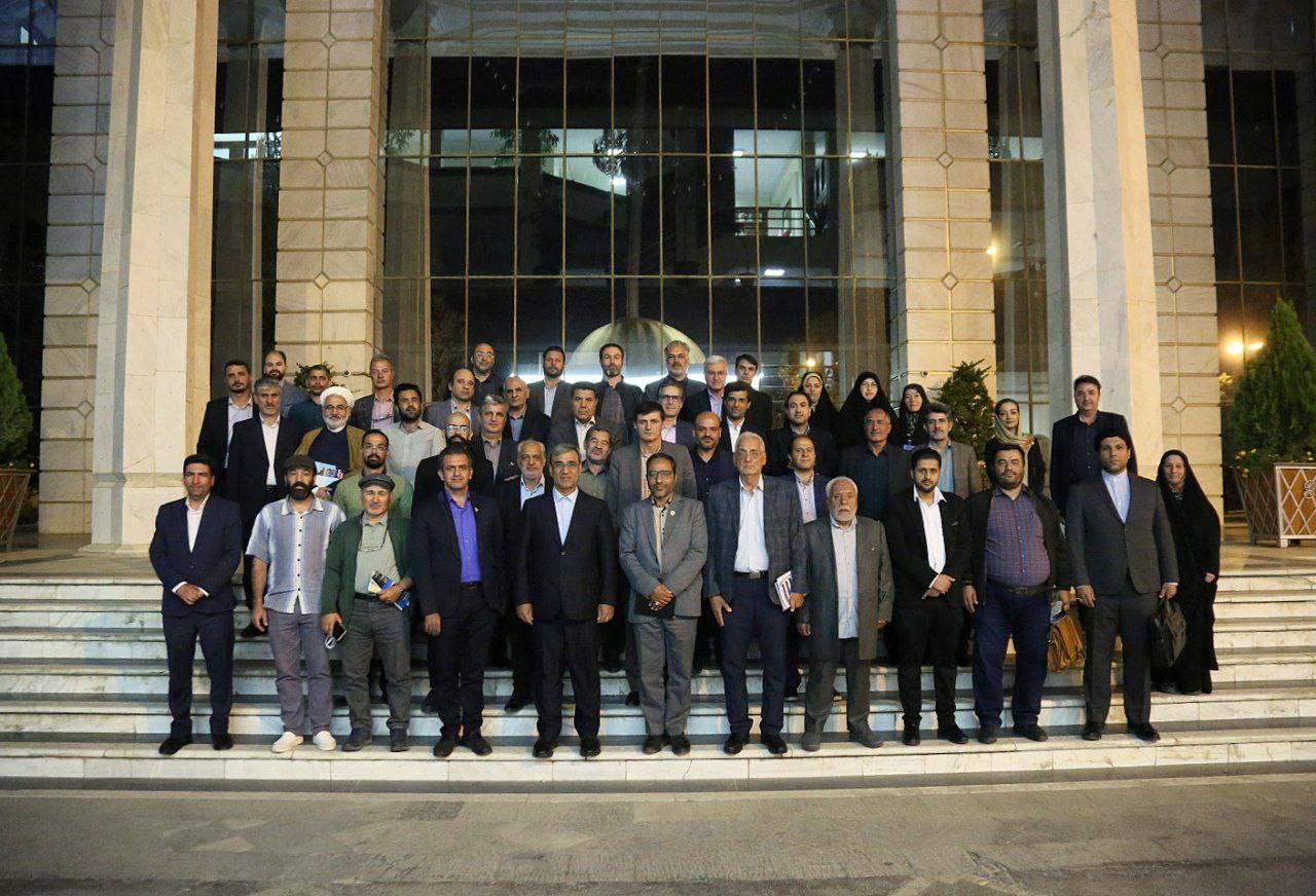 استاندار خراسان رضوی: پیگیری چالش‌های اقتصادی نشریات محلی در کارگروه رفع موانع تولید و ستاد تسهیل استان خراسان رضوی
