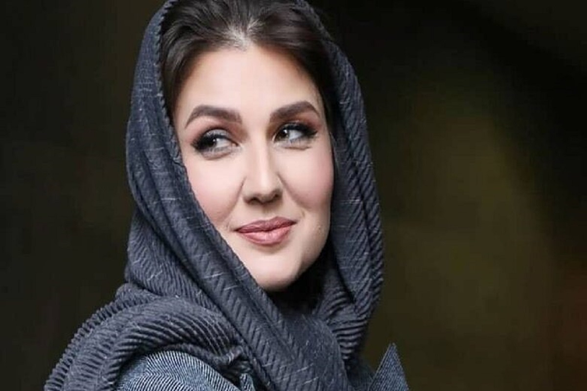 گلوریا هاردی در حرم امام رضا (ع) + عکس